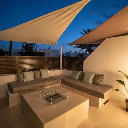 The Lighthouse, Piscina Climatizada Playa Blanca (Lanzarote)