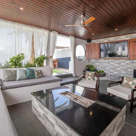 The Lighthouse, Piscina Climatizada Villa *